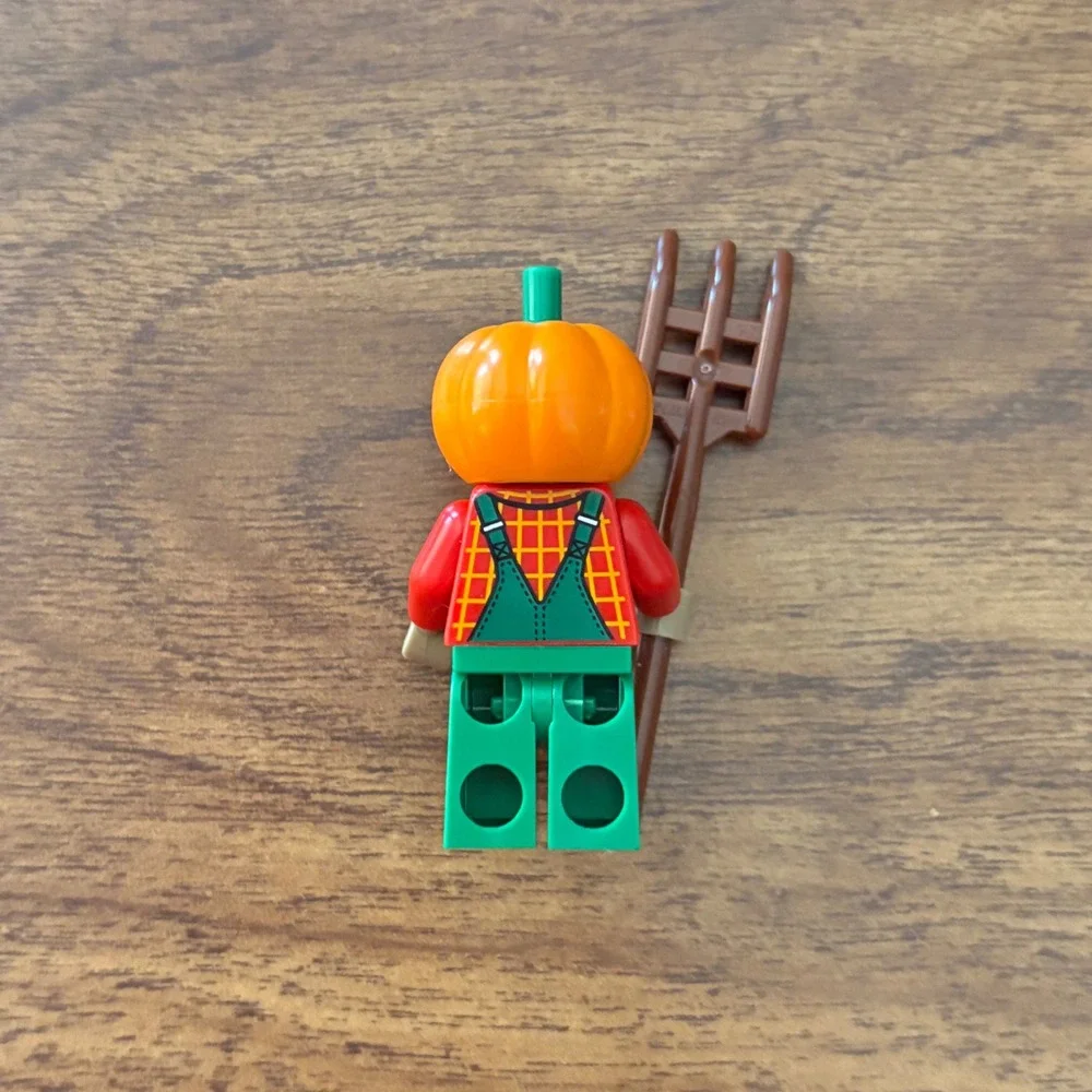 LEGO Halloween Minifigure 3-Pack Vampire Pumpkin Scarecrow Witch LEGOland CA